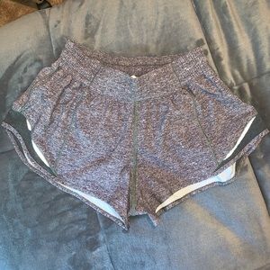 Lululemon Hotty Hot Short II (2.5)
